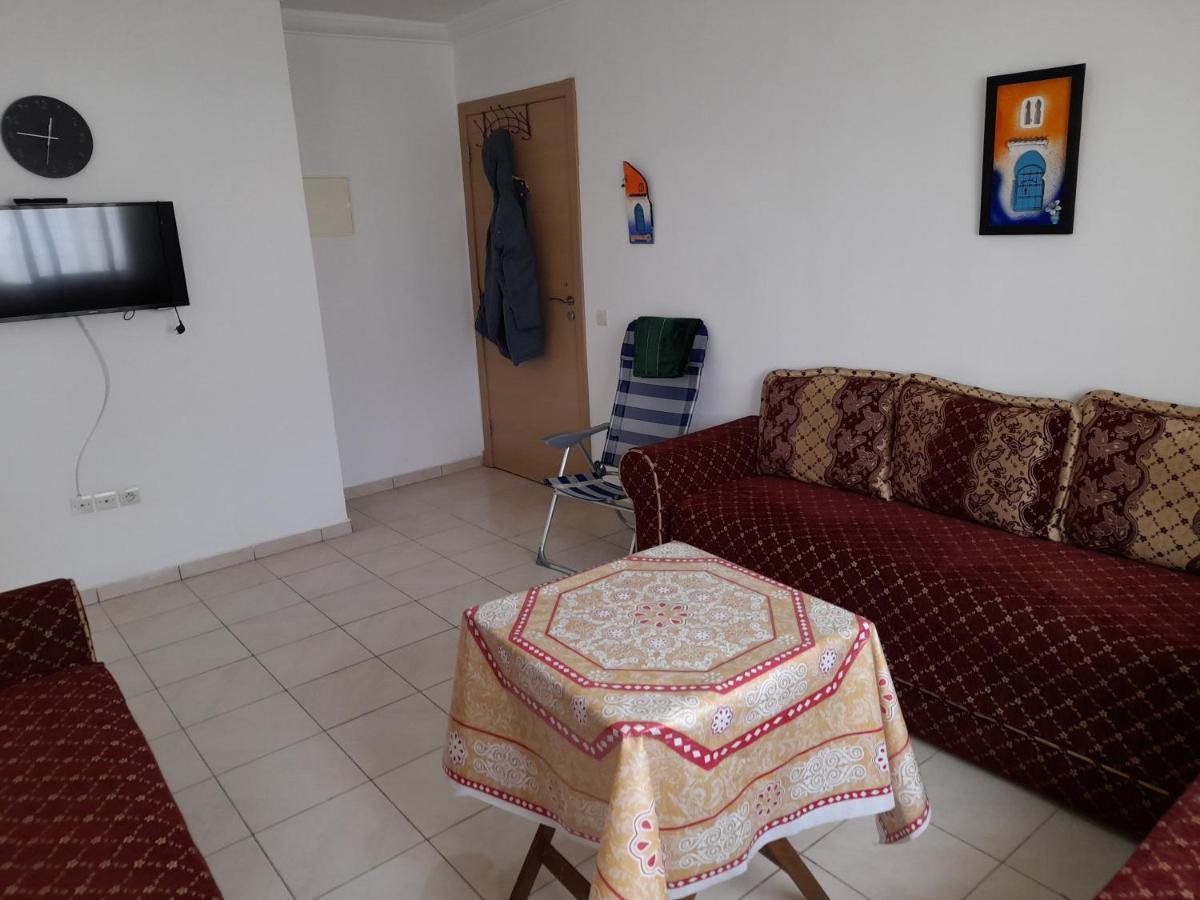 Beau Et Propre Appartement De Famille Dans Un Immeuble Calme Et Familiale A Bab Sebta 프니데크 외부 사진